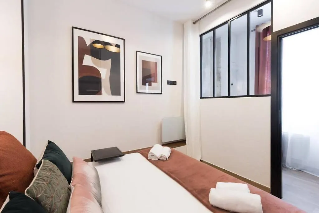 Republique Bastille Chic & Design Apartment 6P 2Br Paris France